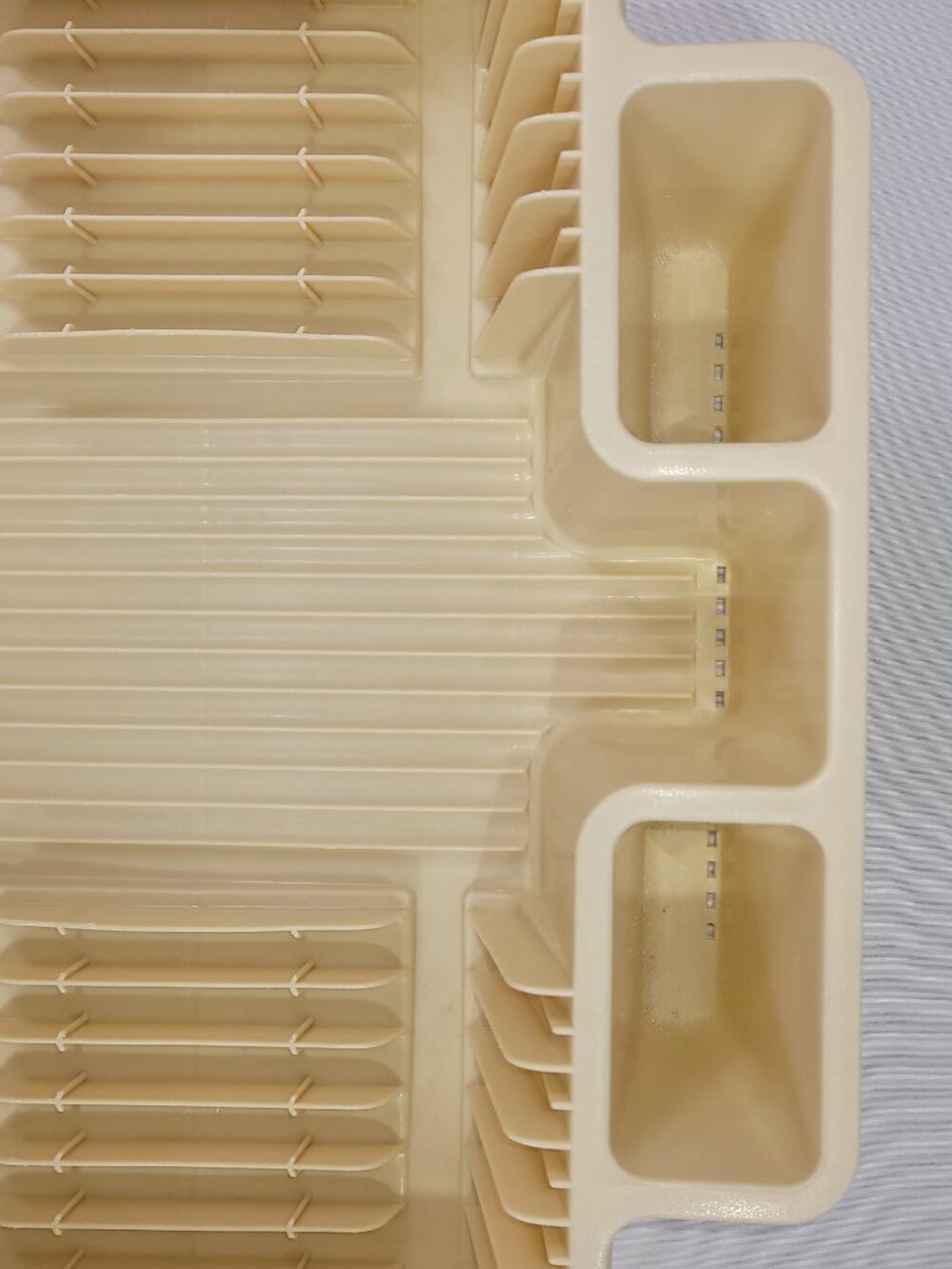 Rubbermaid 6054 Vintage Plastic Dish Drying Rack Space Saver - Picture 3 of 4